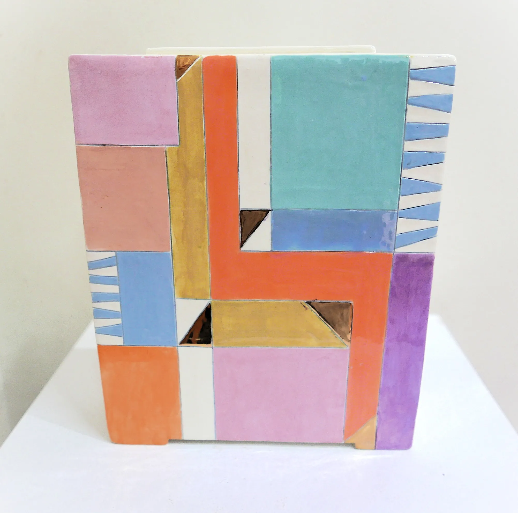 A Nod to Modernism, Vase A (side 2)